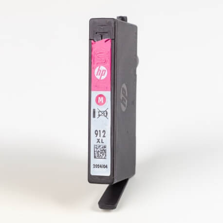 Auf dem Bild sehen Sie den Artikel3YL81AE-83AE von Hewlett-Packard. Dieses Tintenpatrone Modell eignet sich für die Wiederaufbereitung und wird daher zum Recycling angekauft.