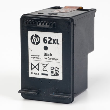 Auf dem Bild sehen Sie den ArtikelC2P05AE von Hewlett-Packard. Dieses Tintenpatrone Modell eignet sich für die Wiederaufbereitung und wird daher zum Recycling angekauft.