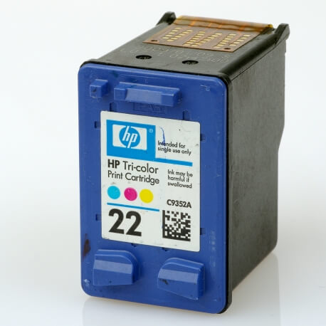 Auf dem Bild sehen Sie den ArtikelC9352A XS von Hewlett-Packard. Dieses Tintenpatrone Modell eignet sich für die Wiederaufbereitung und wird daher zum Recycling angekauft.