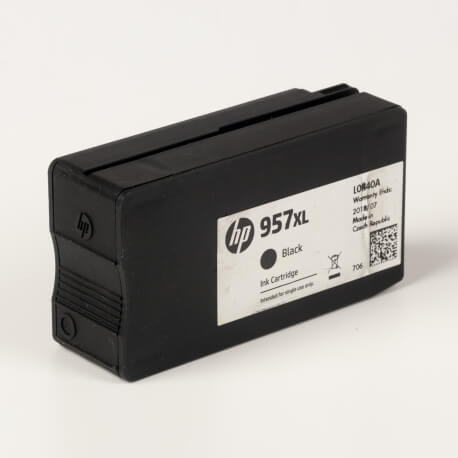 Auf dem Bild sehen Sie den ArtikelL0R40AE von Hewlett-Packard. Dieses Tintenpatrone Modell eignet sich für die Wiederaufbereitung und wird daher zum Recycling angekauft.