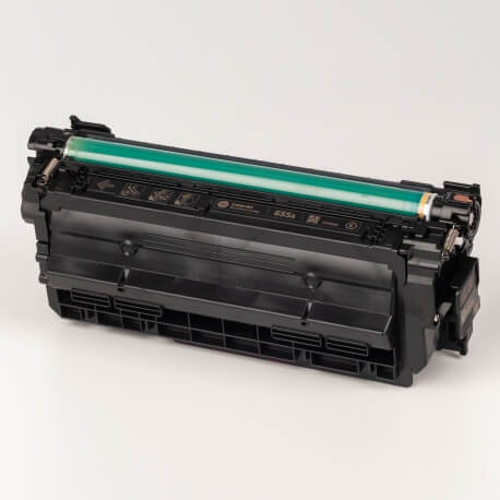 Auf dem Bild sehen Sie den ArtikelCF450A-53A von Hewlett-Packard. Dieses Toner Modell eignet sich für die Wiederaufbereitung und wird daher zum Recycling angekauft.