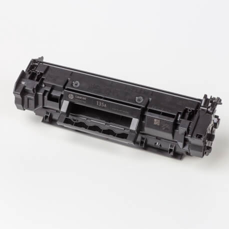 Auf dem Bild sehen Sie den ArtikelW1350A von Hewlett-Packard. Dieses Toner Modell eignet sich für die Wiederaufbereitung und wird daher zum Recycling angekauft.