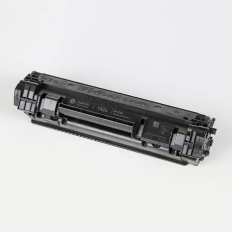 Auf dem Bild sehen Sie den ArtikelW1420A von Hewlett-Packard. Dieses Toner Modell eignet sich für die Wiederaufbereitung und wird daher zum Recycling angekauft.