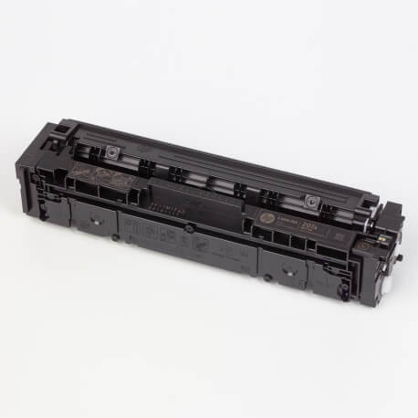 Auf dem Bild sehen Sie den ArtikelW2210A-13A von Hewlett-Packard. Dieses Toner Modell eignet sich für die Wiederaufbereitung und wird daher zum Recycling angekauft.