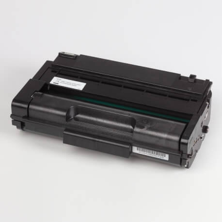 Auf dem Bild sehen Sie den Artikel406522 von Ricoh. Dieses Toner Modell eignet sich für die Wiederaufbereitung und wird daher zum Recycling angekauft.