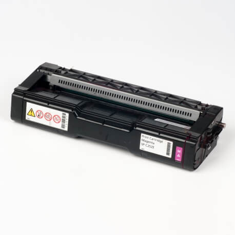 Auf dem Bild sehen Sie den Artikel407531-34 von Ricoh. Dieses Toner Modell eignet sich für die Wiederaufbereitung und wird daher zum Recycling angekauft.